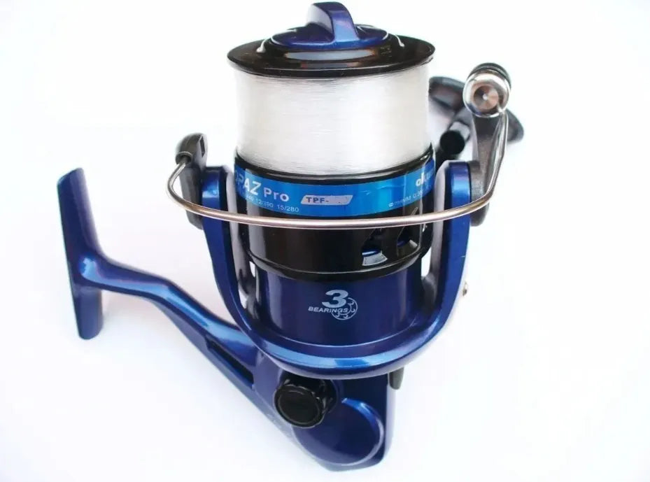 Carrete Okuma Topaz Pro TPF-340 Azul: Versátil, Potente y Ligero para Pesca